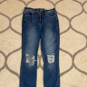 Hollister ripped skinny jeans